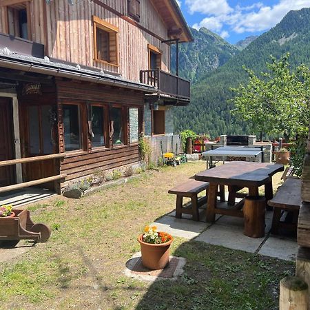 Joivy Modern Family Chalet With Stunning Mountain Views Champoluc Zewnętrze zdjęcie