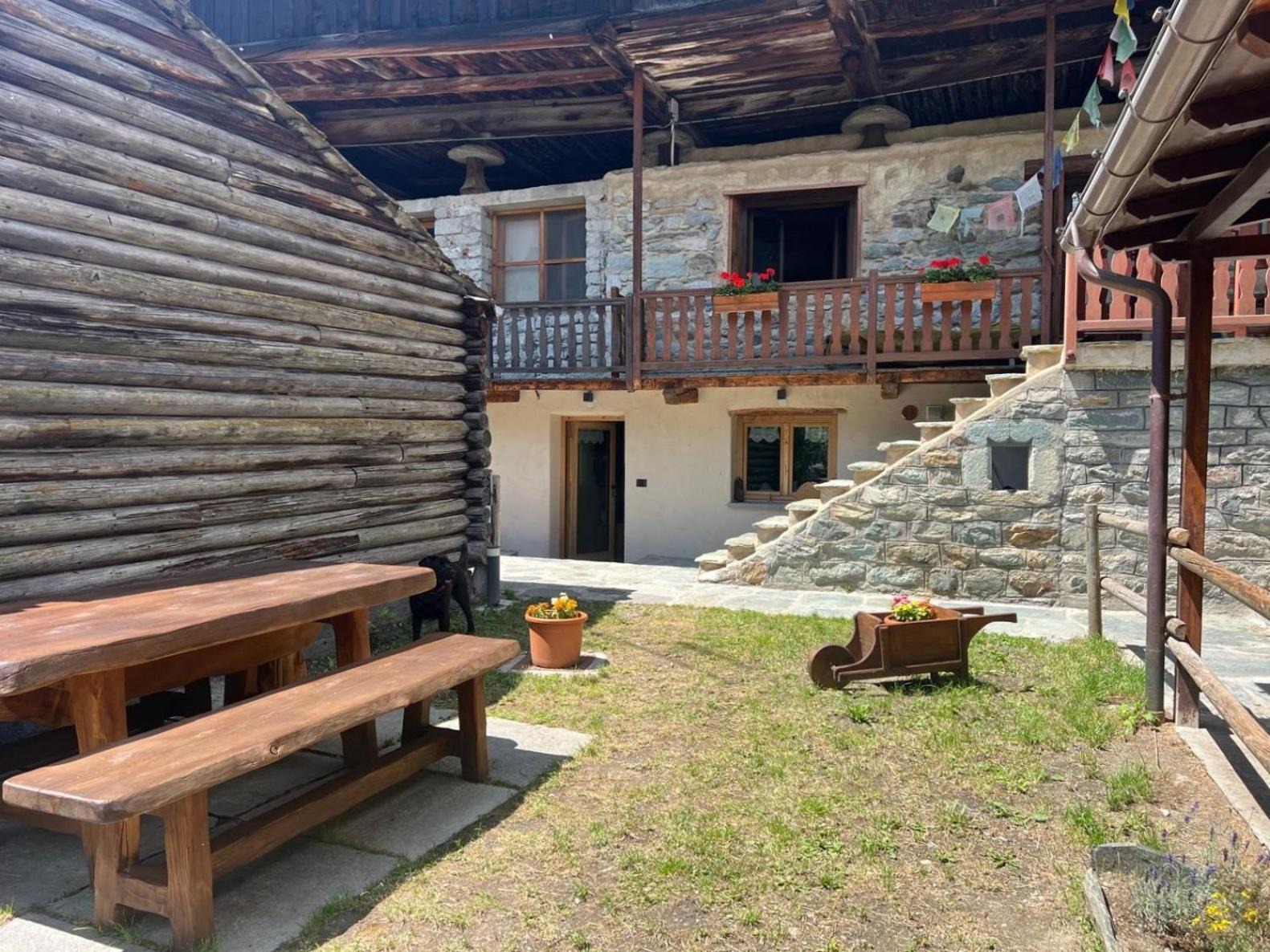 Joivy Modern Family Chalet With Stunning Mountain Views Champoluc Zewnętrze zdjęcie
