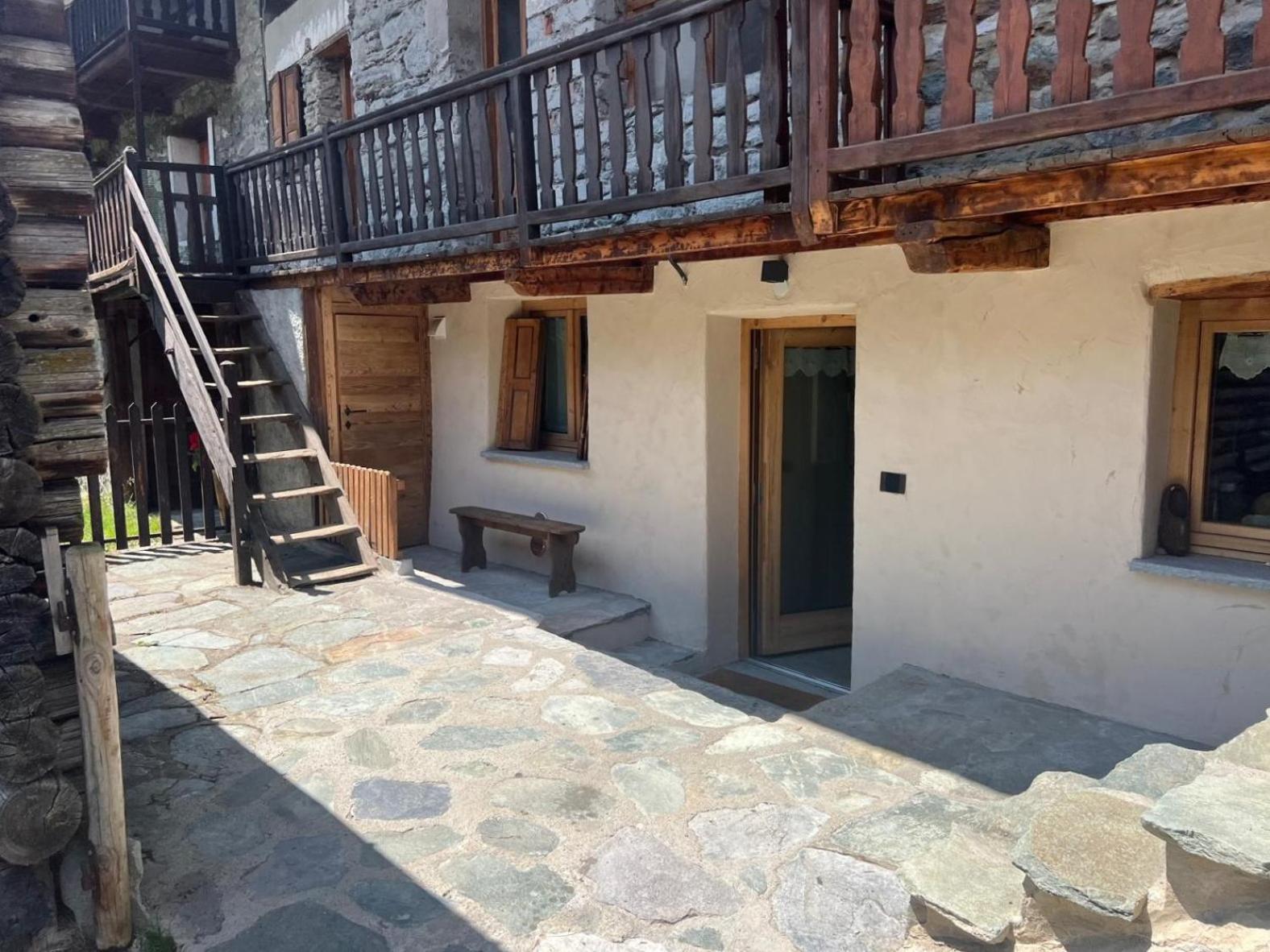 Joivy Modern Family Chalet With Stunning Mountain Views Champoluc Zewnętrze zdjęcie